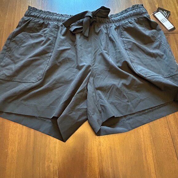 NWT Soho Apparel Women's Athletic Shorts Black Size Large - Picture 2 of 12